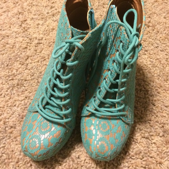 Charlotte Russe Shoes - Charlotte Russe heels green lace size 7