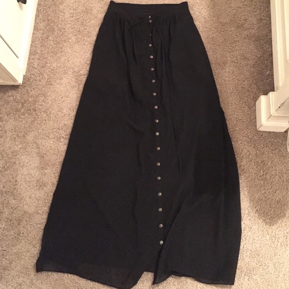 Pitaya High-waisted Black Maxi Skirt