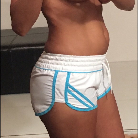 ATHLETIC RUNNING SHORTS
