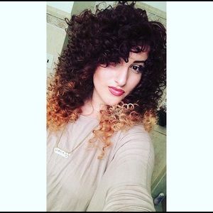 Meet your Posher, Stefania