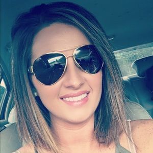 Meet your Posher, Whitney