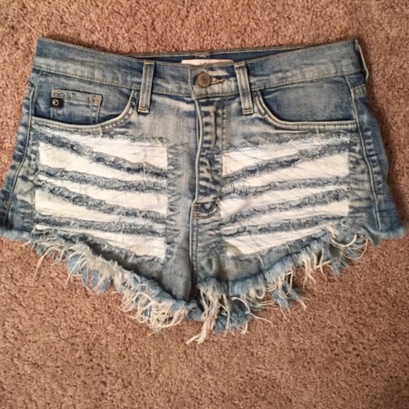 Kan Can Distressed Shorts