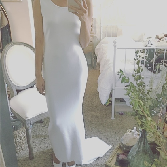 White dress - Picture 2 of 2