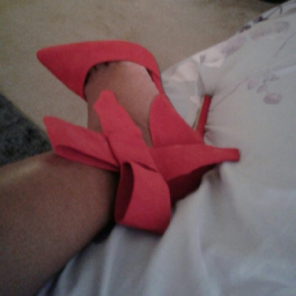 Ankle bow pump