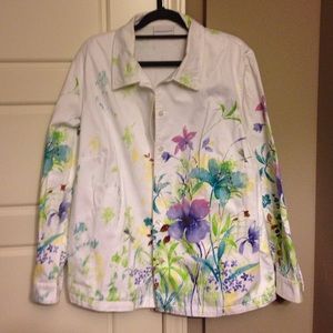 Flowered collared jacket.