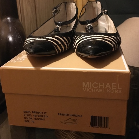 Michael Kors Printed Haircalf black flats, 7.