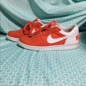 NIKE Orange Sneaker