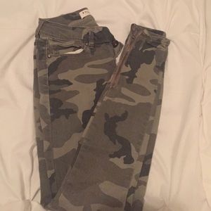 bullhead denim jeans!!