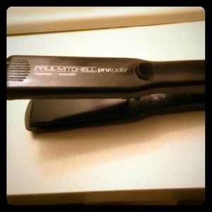 Paul Mitchell Pro Tools Express Ion Straightener