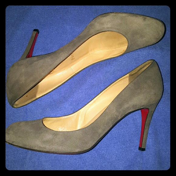 Christian Louboutin suede pump 38.5