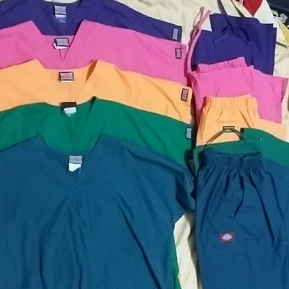 5 pairs of scrubs!!