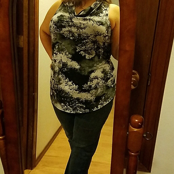 Lane Bryant cowl neck sleeveless B&W top