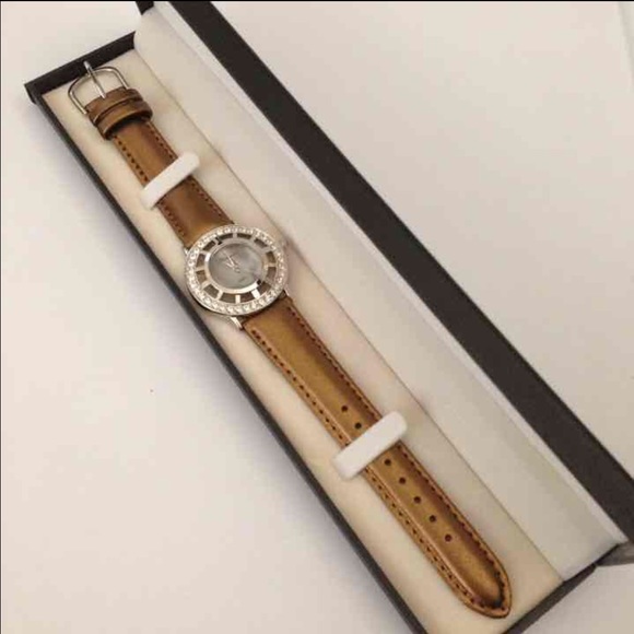 Brown watch - Picture 2 of 3