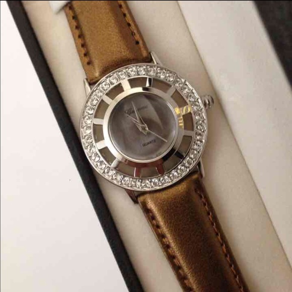 Brown watch - Picture 3 of 3