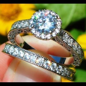 Stunning Fashion Wedding Set with a Vintage Appeal