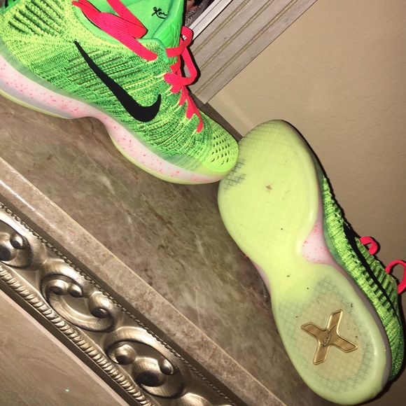 Kobe 11 Grinch\'s