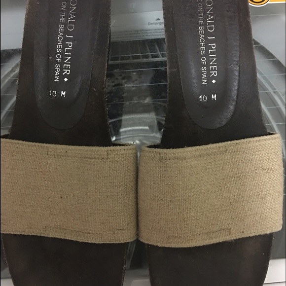 Donald J. Pliner Erma canvas slides size 10