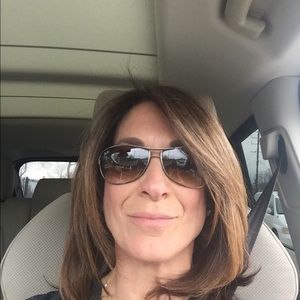 Meet your Posher, Debbie