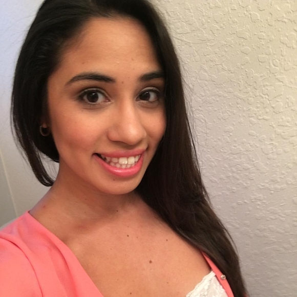 Meet your Posher, Sabella - Picture 1 of 1