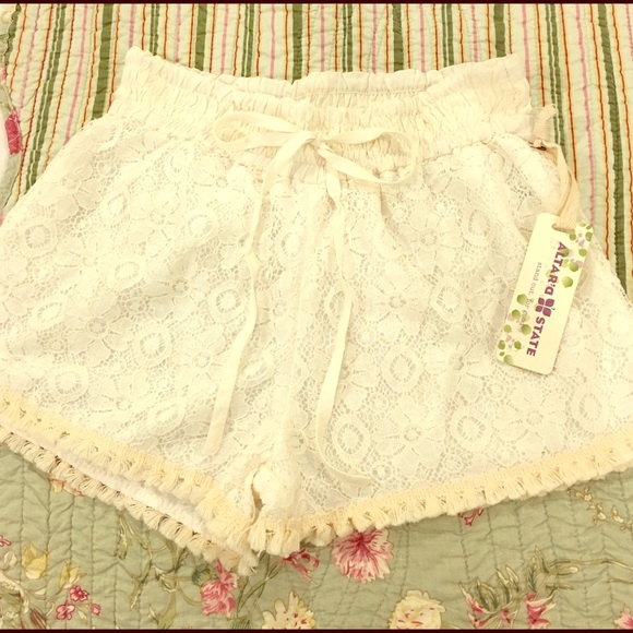 Altar'D State BNWT Cream Lace Fringe Shorts XS