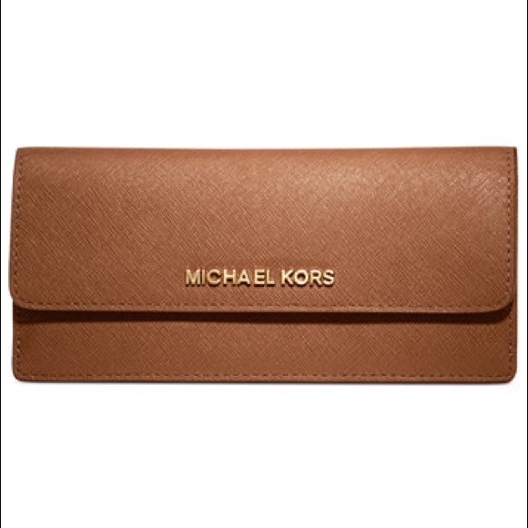 Michael Kors Jet Set Travel Wallet