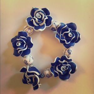 Flower bead stretch bracelet