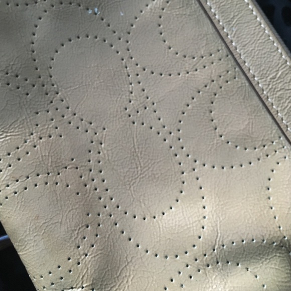 Nude Coach Clutch - Picture 2 of 3