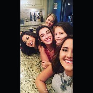 Meet your Posher, Olivia