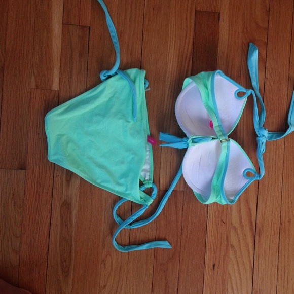 Victoria's Secret bathing suit - Picture 2 of 4