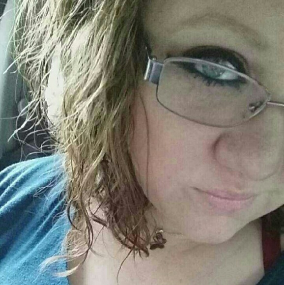 Meet your Posher, Ashley - Picture 2 of 4