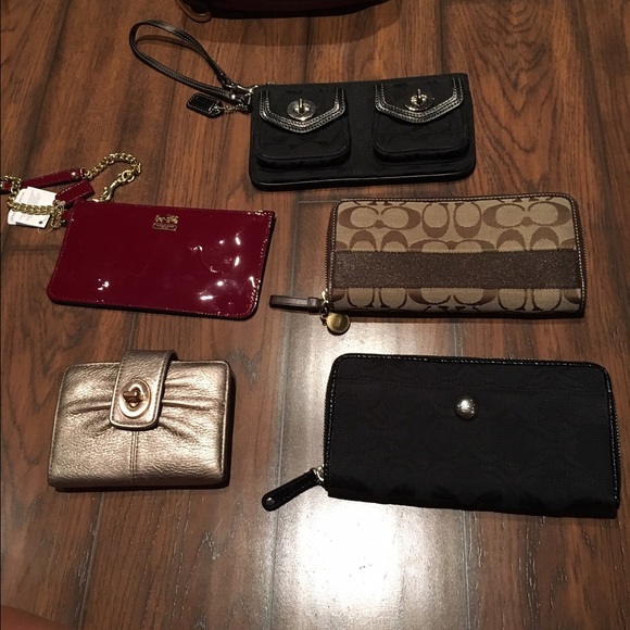 Coach - Picture 1 of 4