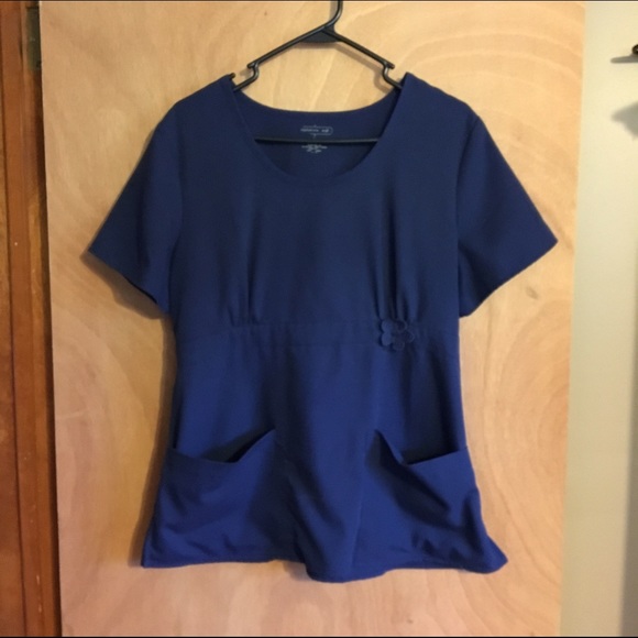 2 Scrub tops!