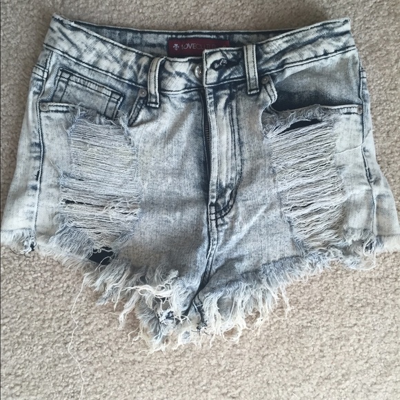 Acid Wash Destroyed Denim Shortie