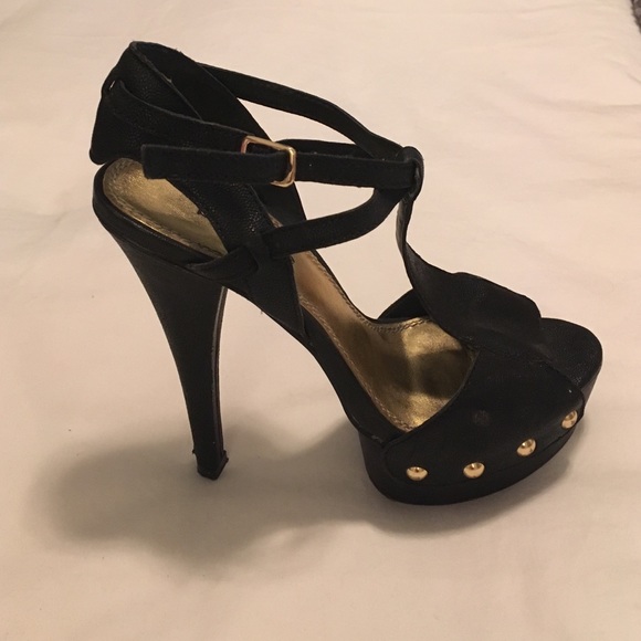 Bebe Black Pump - image 3