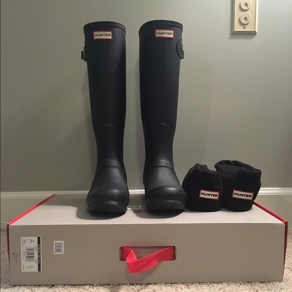 Hunter Matte Black Rain Boots and Boot Socks