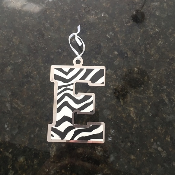 Small letter E