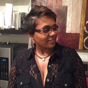 Meet your Posher, Mona