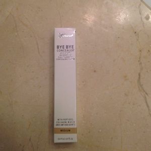 IT bye bye conceler color is Medium