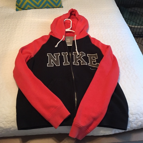 Women's Nike zip up hoodie