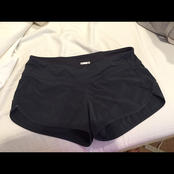 Lululemon gray speed shorts Sz 6