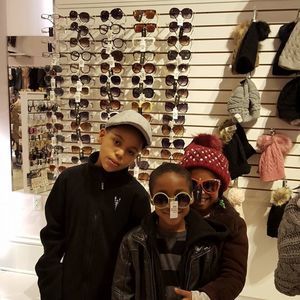 Meet your Posher, Robin