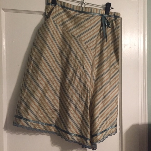 Anthropologie 100% silk skirt - Picture 2 of 4
