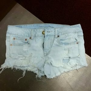 AE Distressed Jean Shorts Size 6 PRICE FIRM! 😘