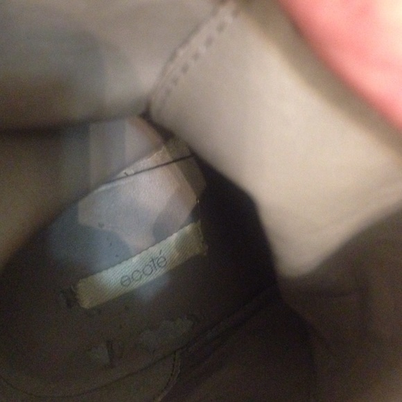 Size 8 1/2 grey booties - Picture 4 of 4