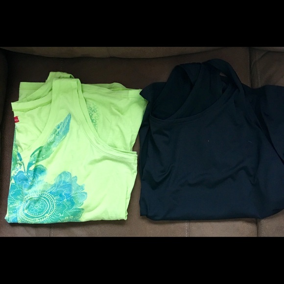 Night wear, tops , tees, blouses - Picture 3 of 4