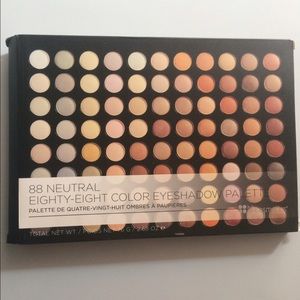 bh cosmetics eyeshadow palette