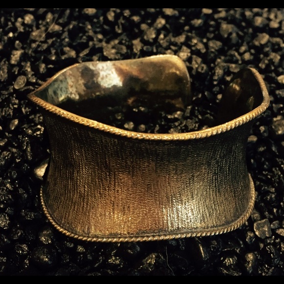 🍁 THARROS BIJOUX BRASS CUFF🍂 - Picture 4 of 4
