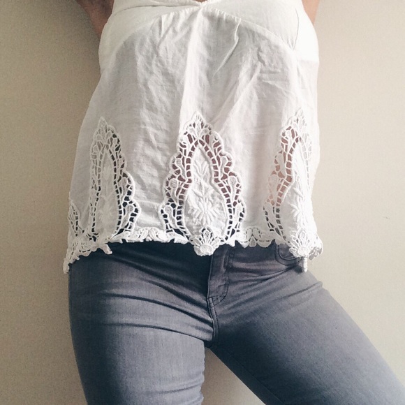 Spaghetti Strap White Lace Tank Top - Picture 3 of 3