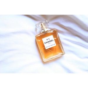 Chanel No.5 perfume