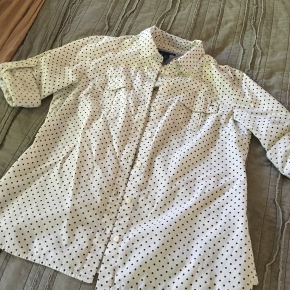 Lot of 2 Shirt: Tommy Hilfiger & Old Navy